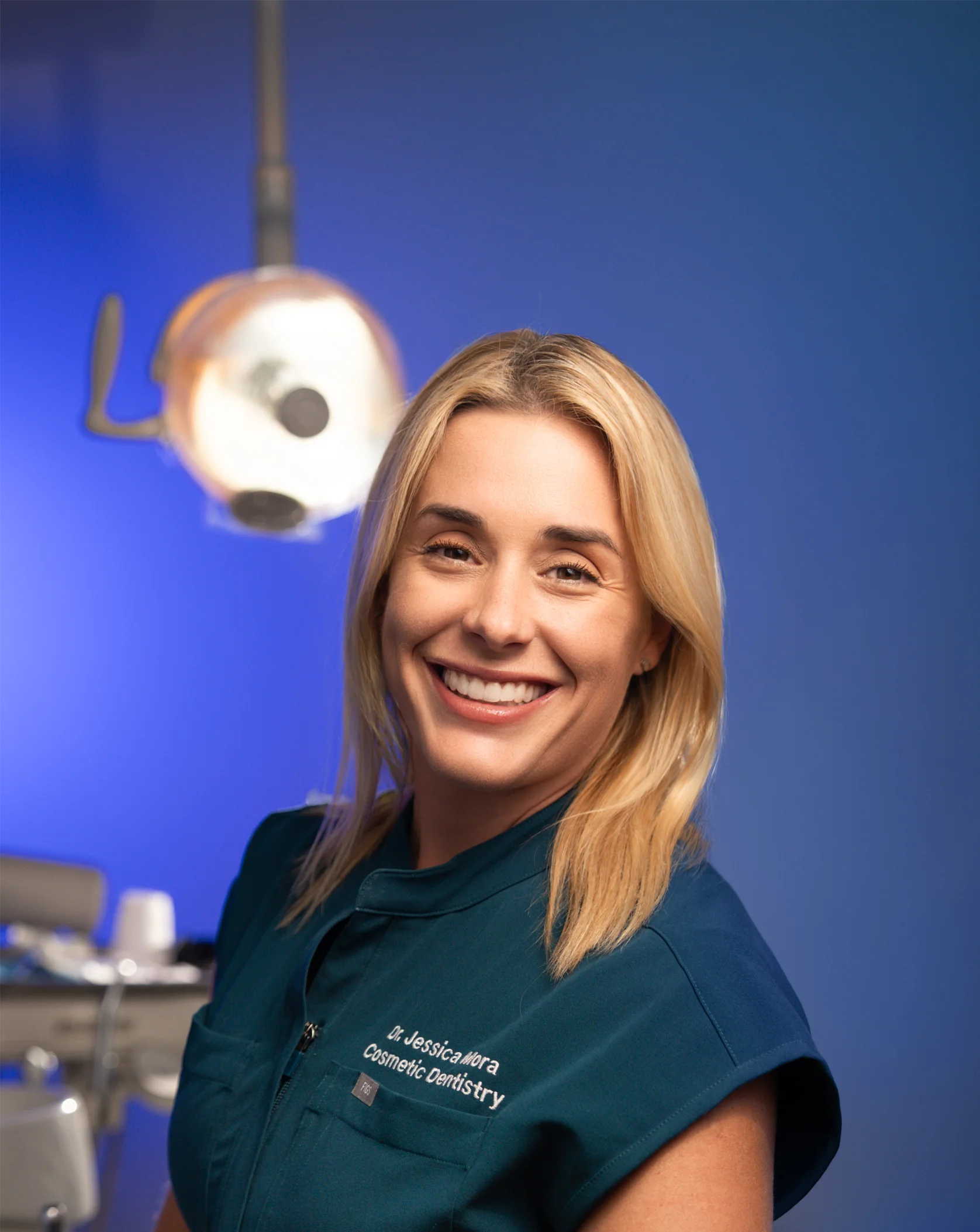 Dr. Jessica Mora at Sunshine Smiles Dental Clinic in Miami